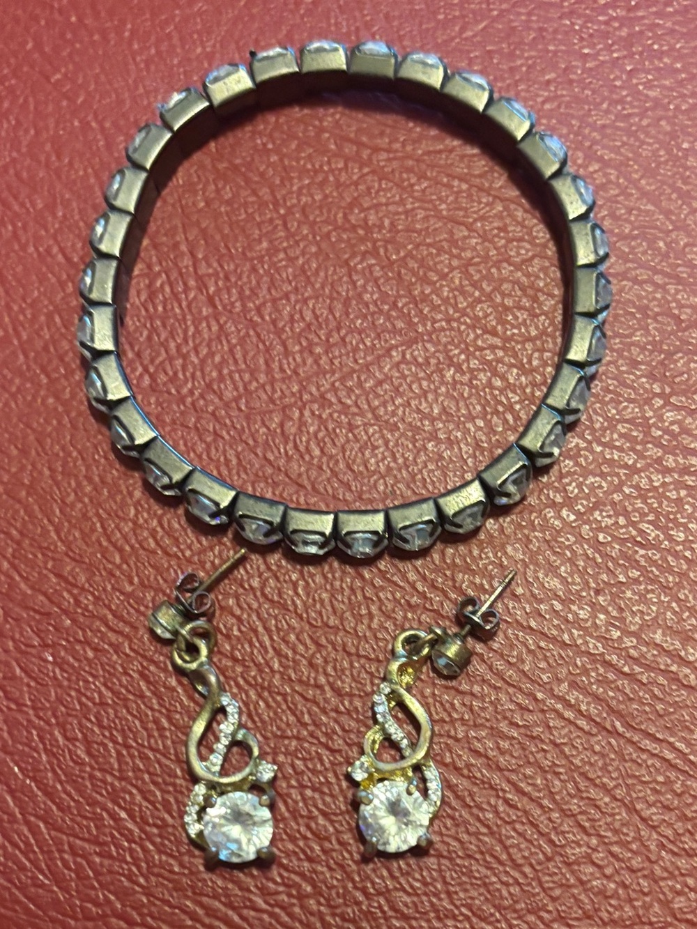 ✨Crystal Drop Earrings with Stretch Bracelt